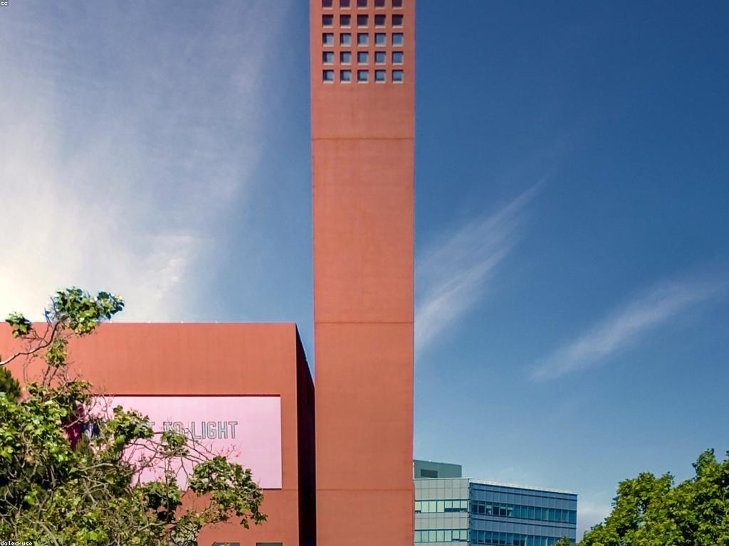 ស្លុតបច្ចេកវិទ្យា: ការបង្កើតនូវវិស័យថ្មីក្នុងការប្រើប្រាស់បច្ចេកវិទ្យា